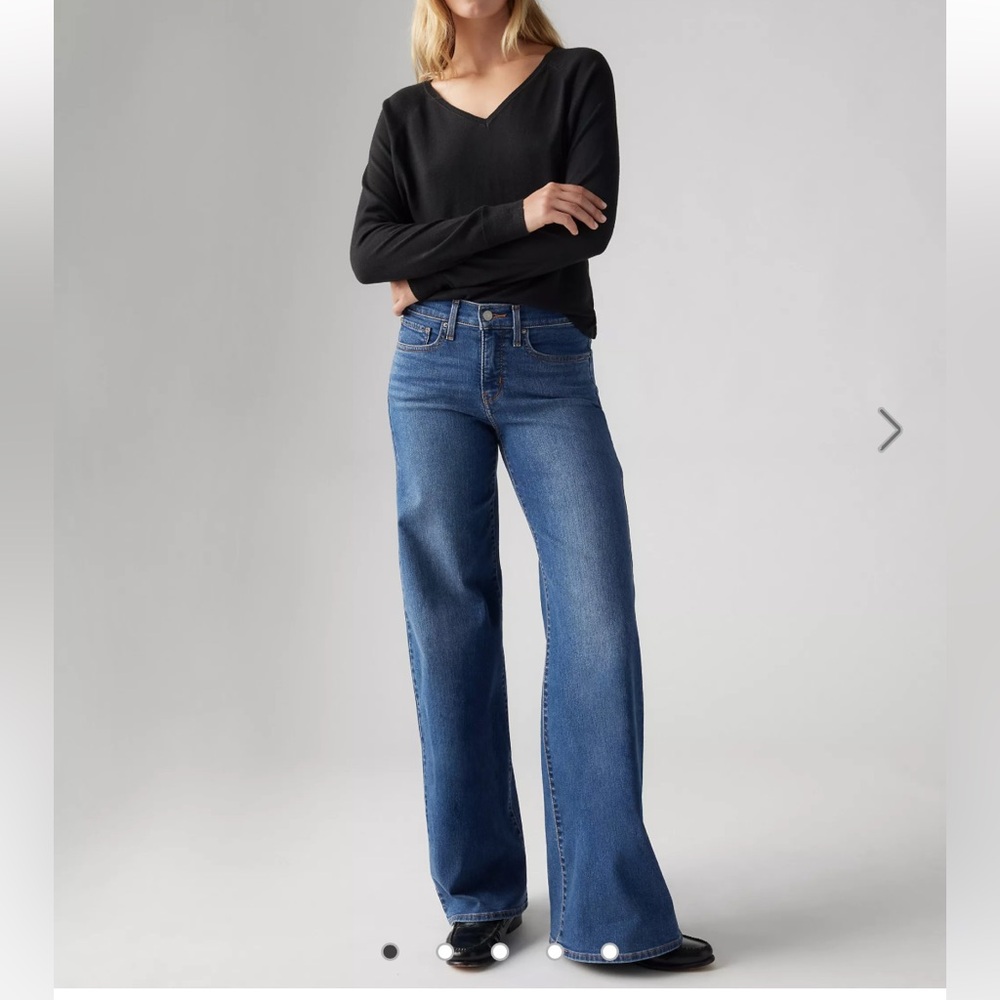 Levi’s shaping wide leg jeans